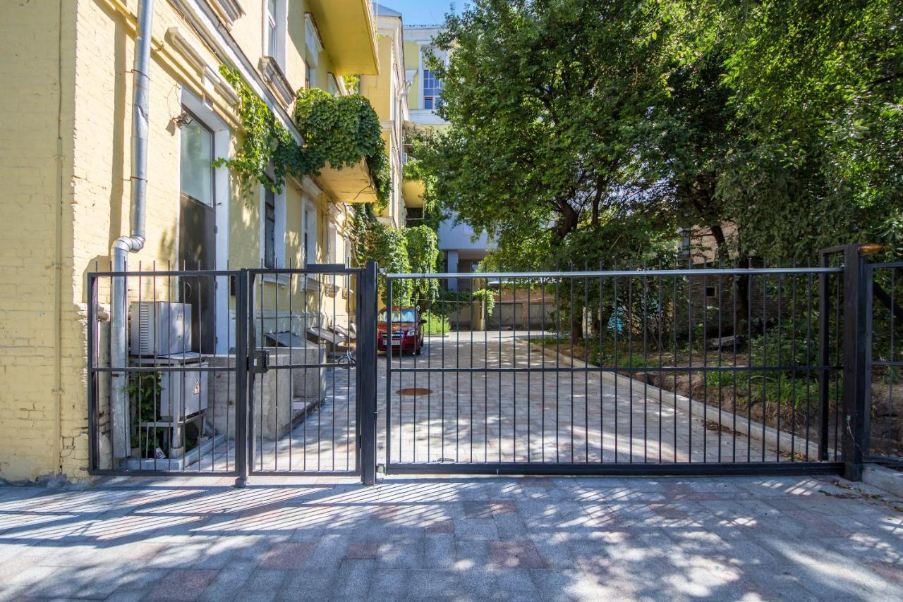 Loft Design Apartments On Desyatynnyi Ln, 7 Kyiv Exterior foto